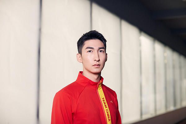 母娘被撕掉的登山服