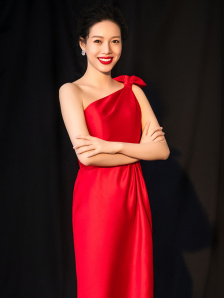 小学女生尿尿